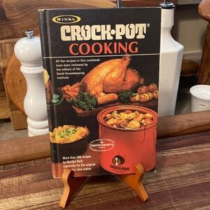 Vintage Rival  “Crockpot Cooking” Cookbook